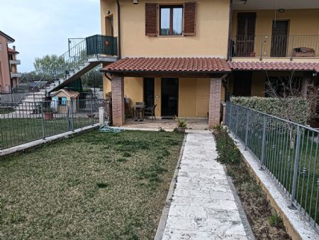 Vendita Appartamento RAPOLANO TERME (SI). Vendesi, In un contesto residenziale recente e molto curato, appartamento con...